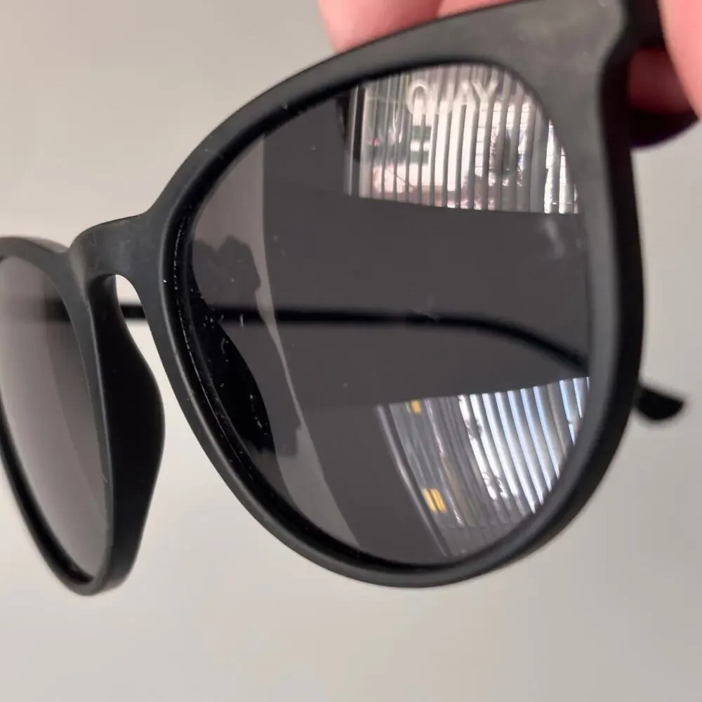 QUAY Australia Great Escape Polarized Sunglasses Matte Black Round Unisex 126mm